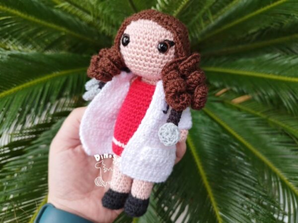 Doctora Irene - amigurumi personalizado - Imagen 2