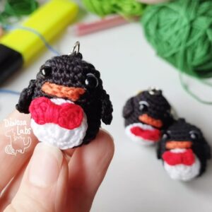 Llavero Pingüino elegante -un pingüino señor de los de antes-