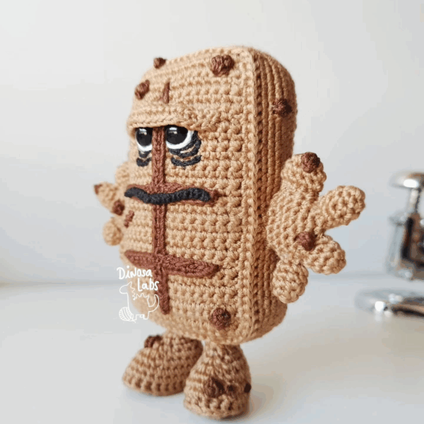 Amigurumi de Brend das Brot, hecho con crochet.