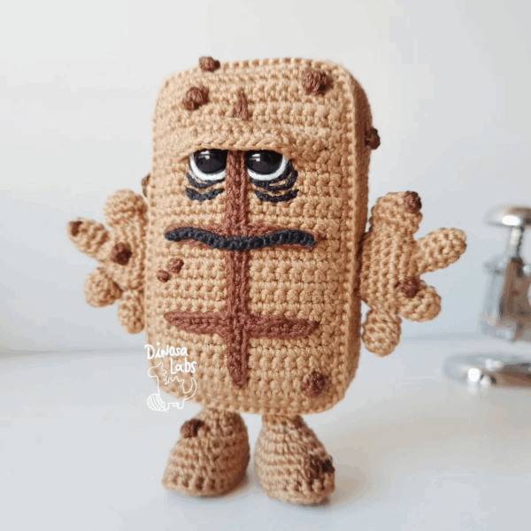 Amigurumi de Brend das Brot, hecho con crochet.