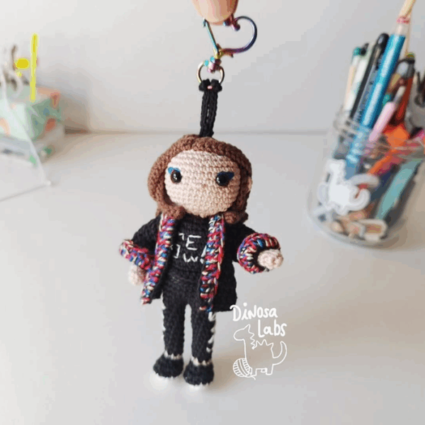 Chica personalizada para llavero a través de foto del cliente - Imagen 5