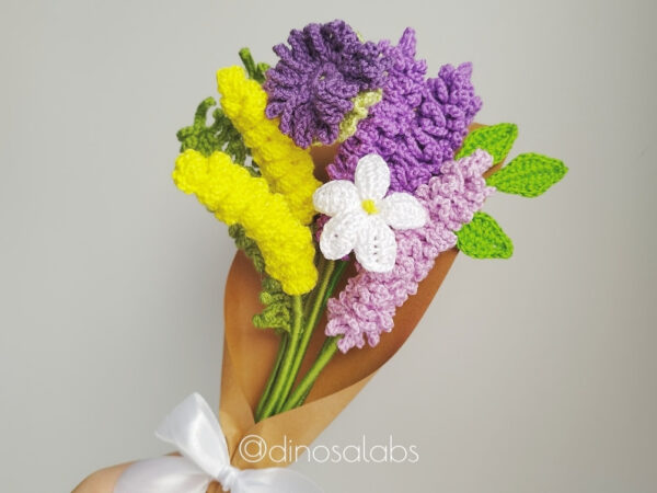 Ramo crochet de flores variadas