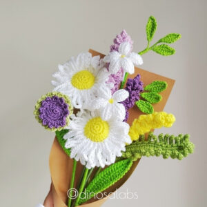 Ramo de flores variadas hechas a crochet