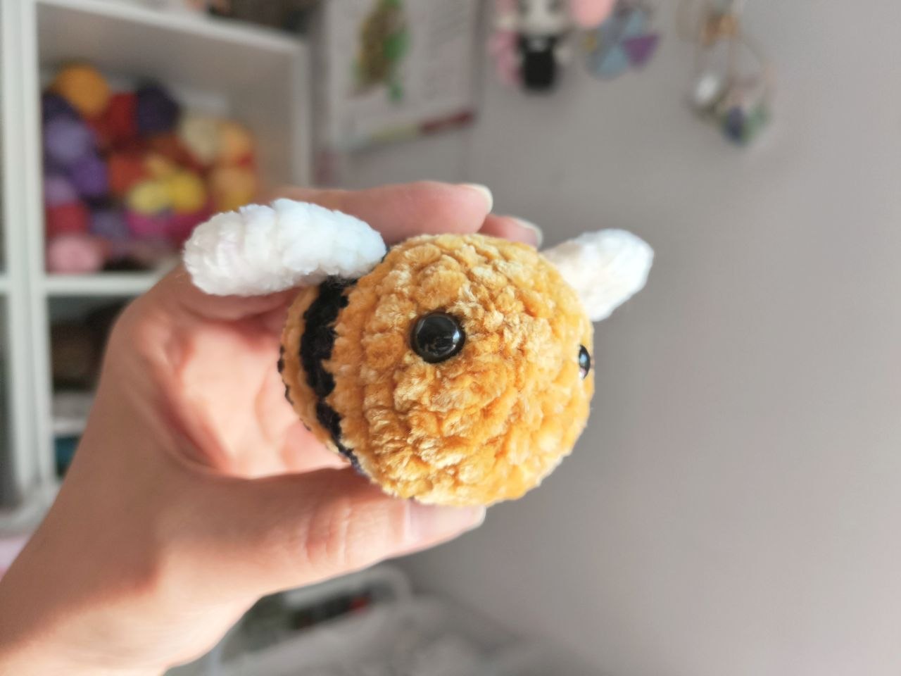 Llavero abejita 🐝 - Imagen 2