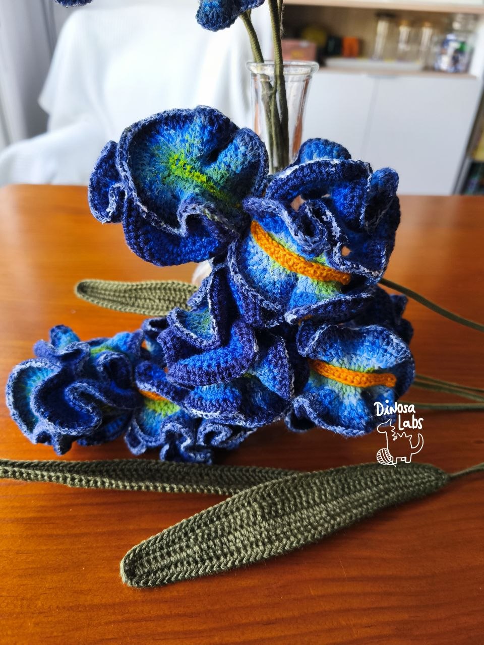 IRIS LIRIOS VAN GOGH DINOSA LABS