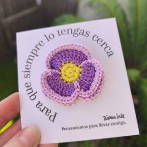Broche pensamiento dinosa labs