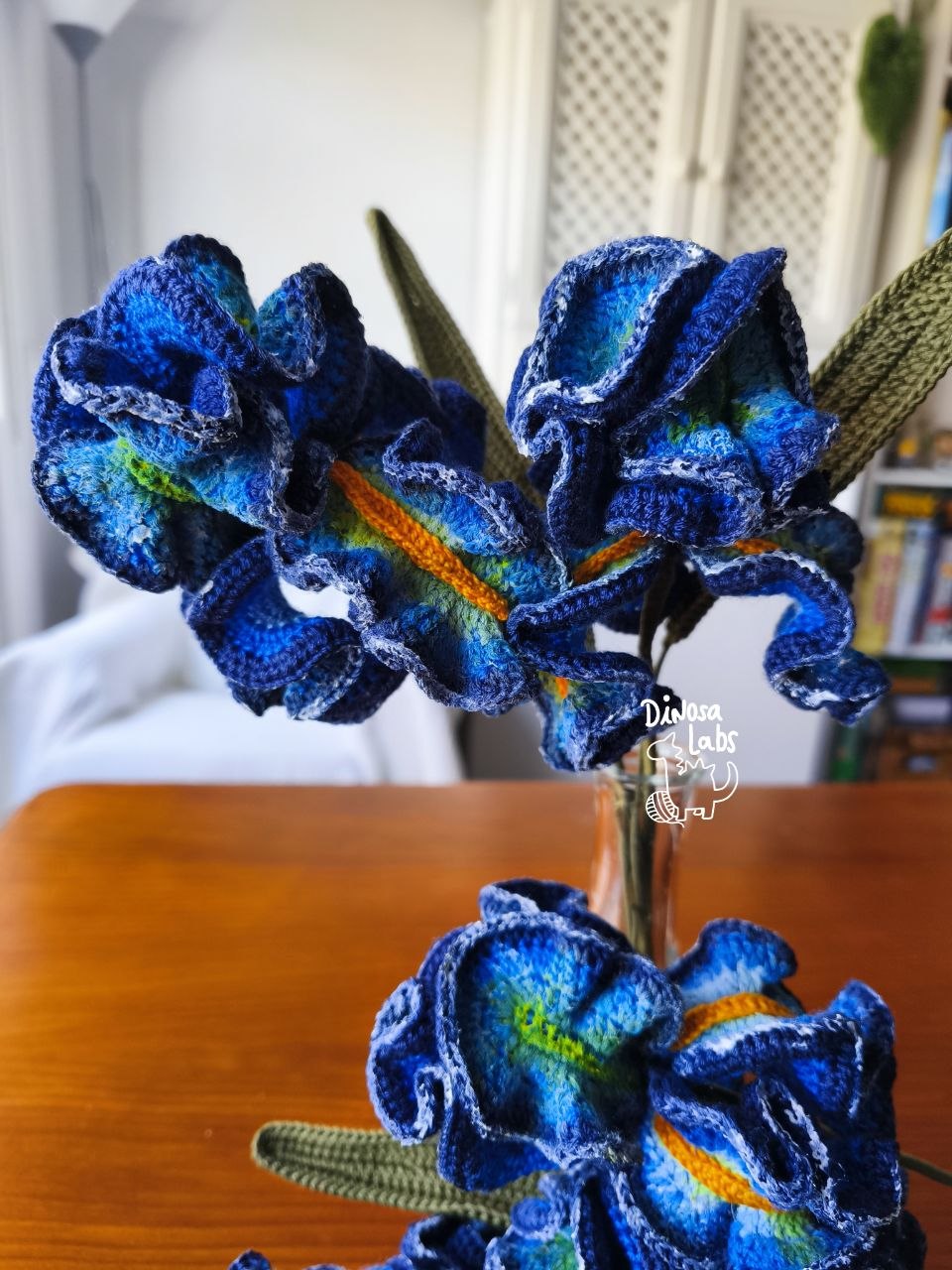 IRIS LIRIOS VAN GOGH DINOSA LABS